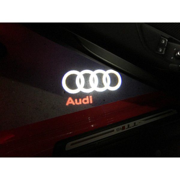 Logo LED anneaux AUDI avec ecriture Audi en rouge