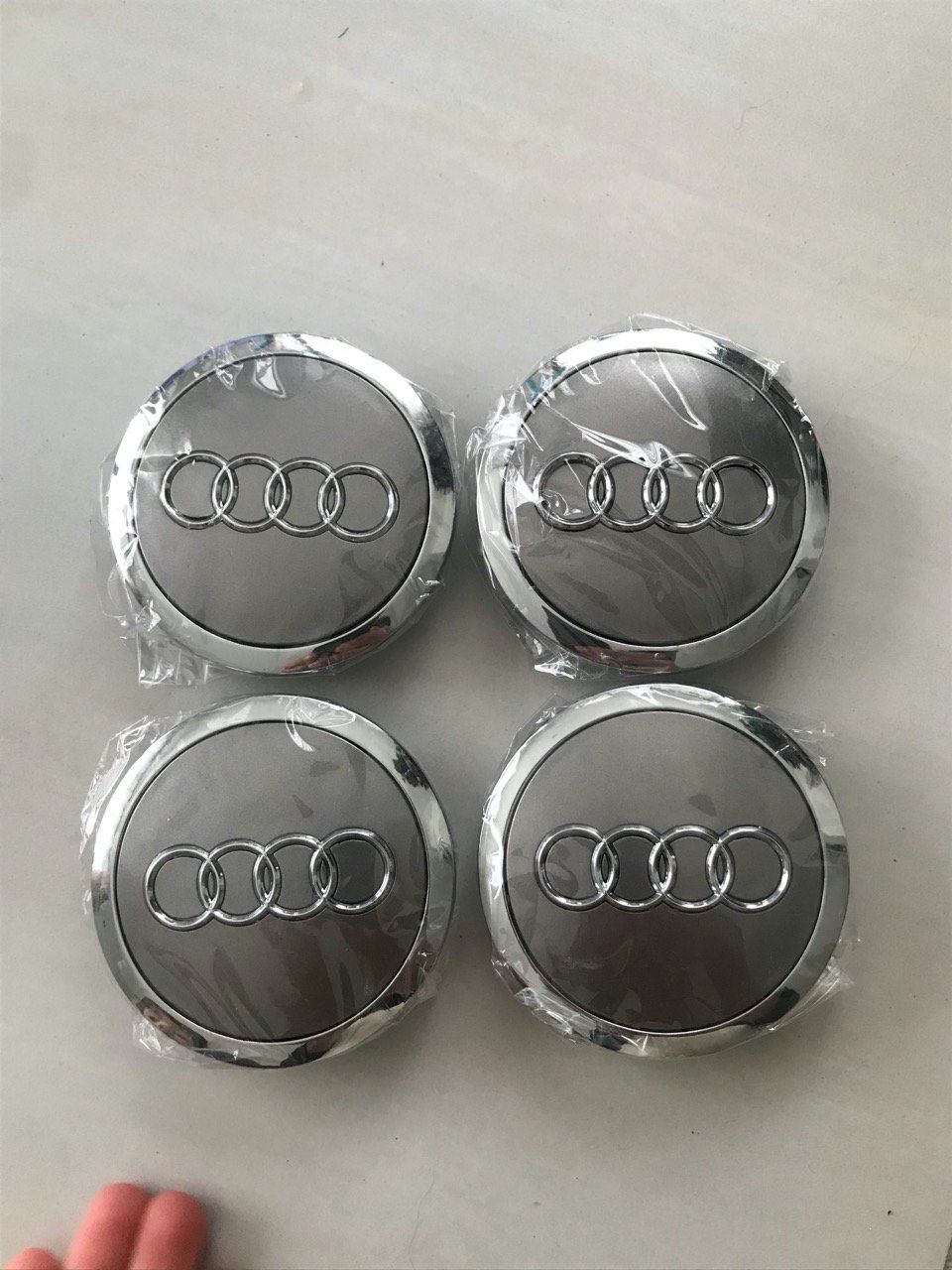4 caches roues AUDI 69 mm gris