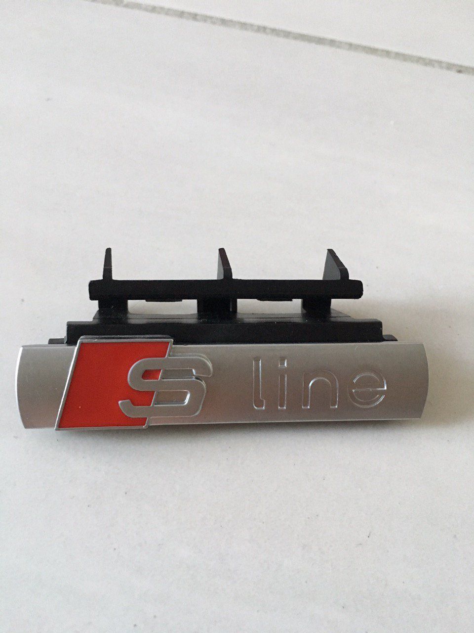 Logo S line calandre 